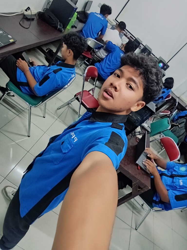 Praktikum Lab Komputer XI PPLG