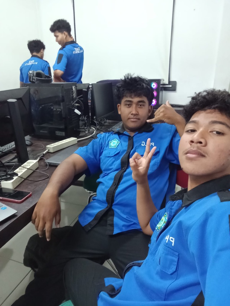 Kebersamaan di Lab PPLG